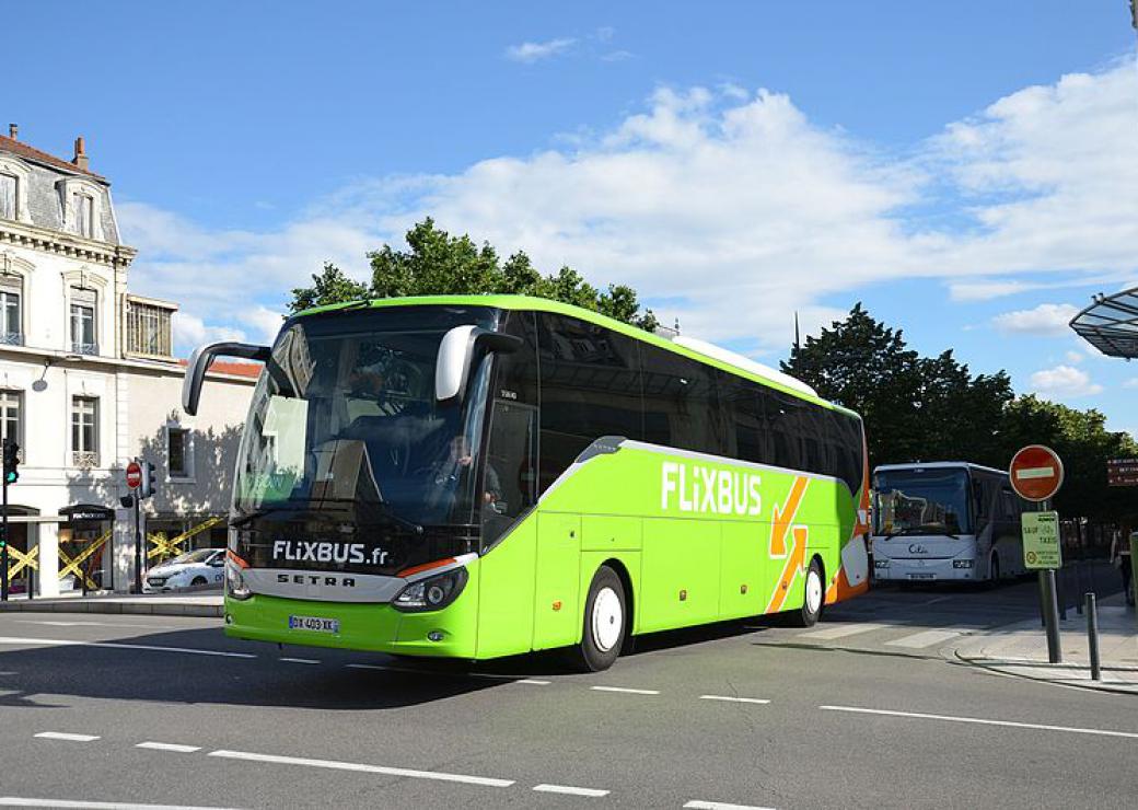 flix bus car macron valence