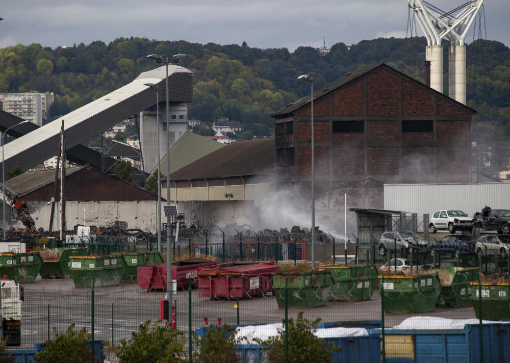 Incendie De L'usine Lubrizol à Rouen : Le Sénat Vote à L'unanimité La ...