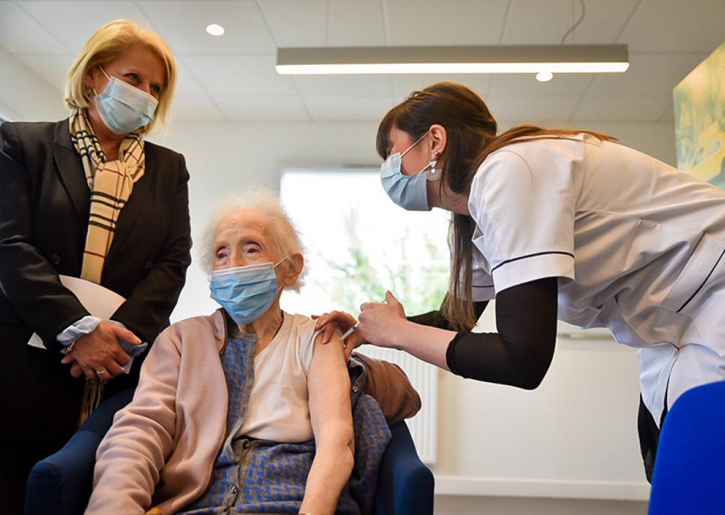 L'appel de médecins à vacciner les personnes âgées contre le VRS