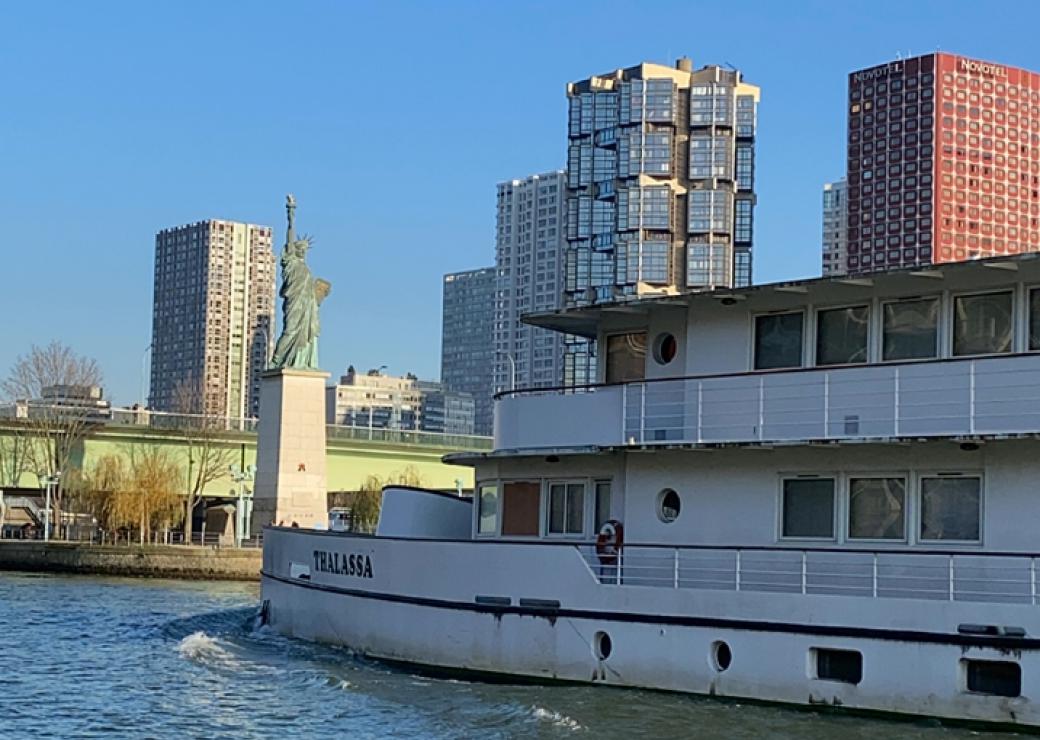 Quai Liberté péniche paris