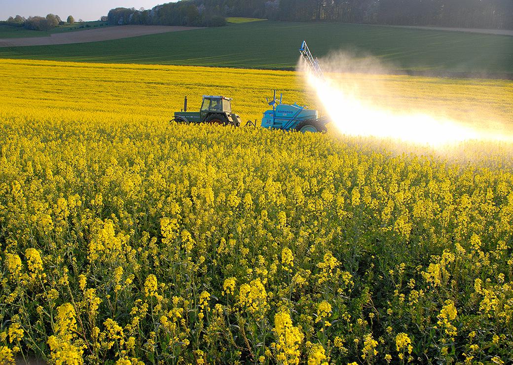 épandage de pesticides