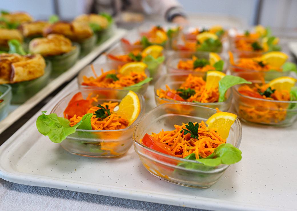 salades de carottes à la cantine