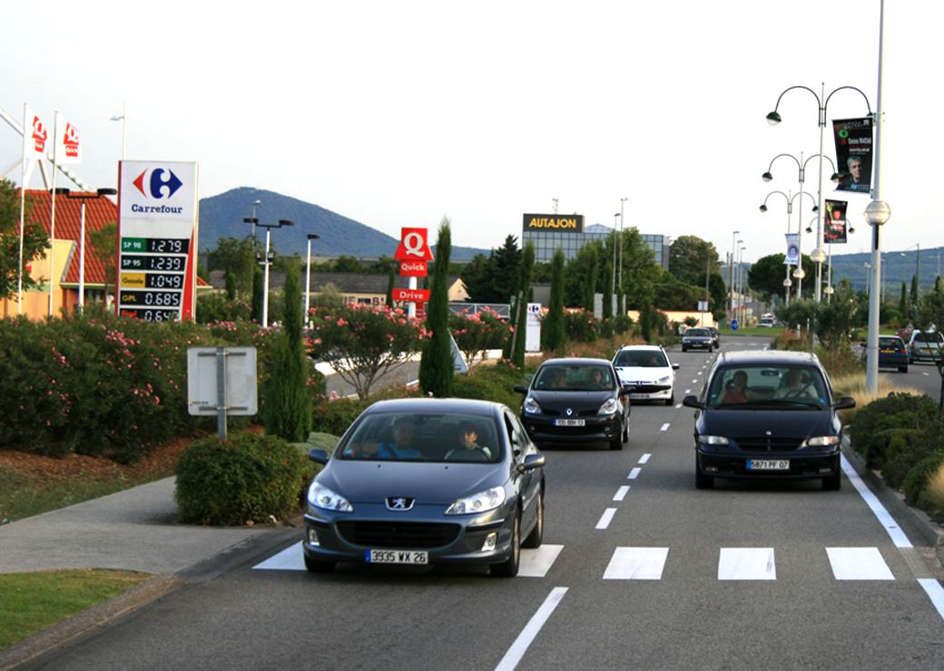 Partager sur Entrées de ville : "attention à ne pas reproduire les erreurs du passé"