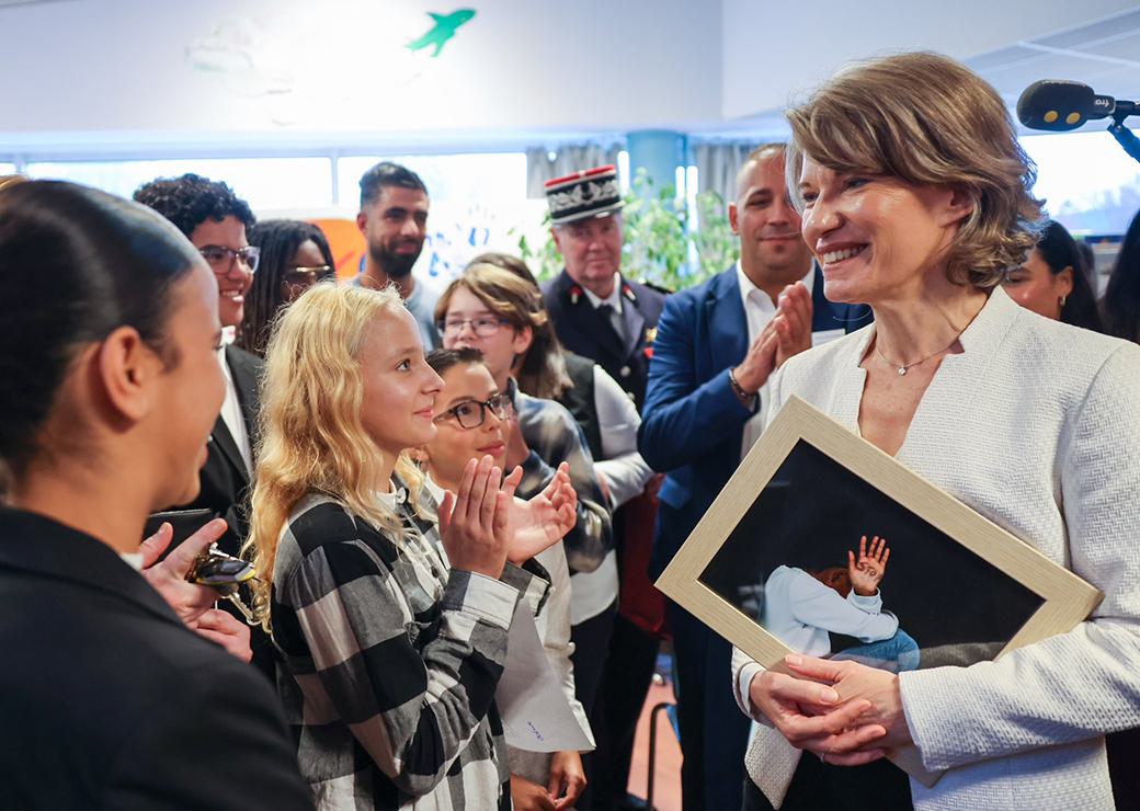 Anne Genetet en déplacement à Creil