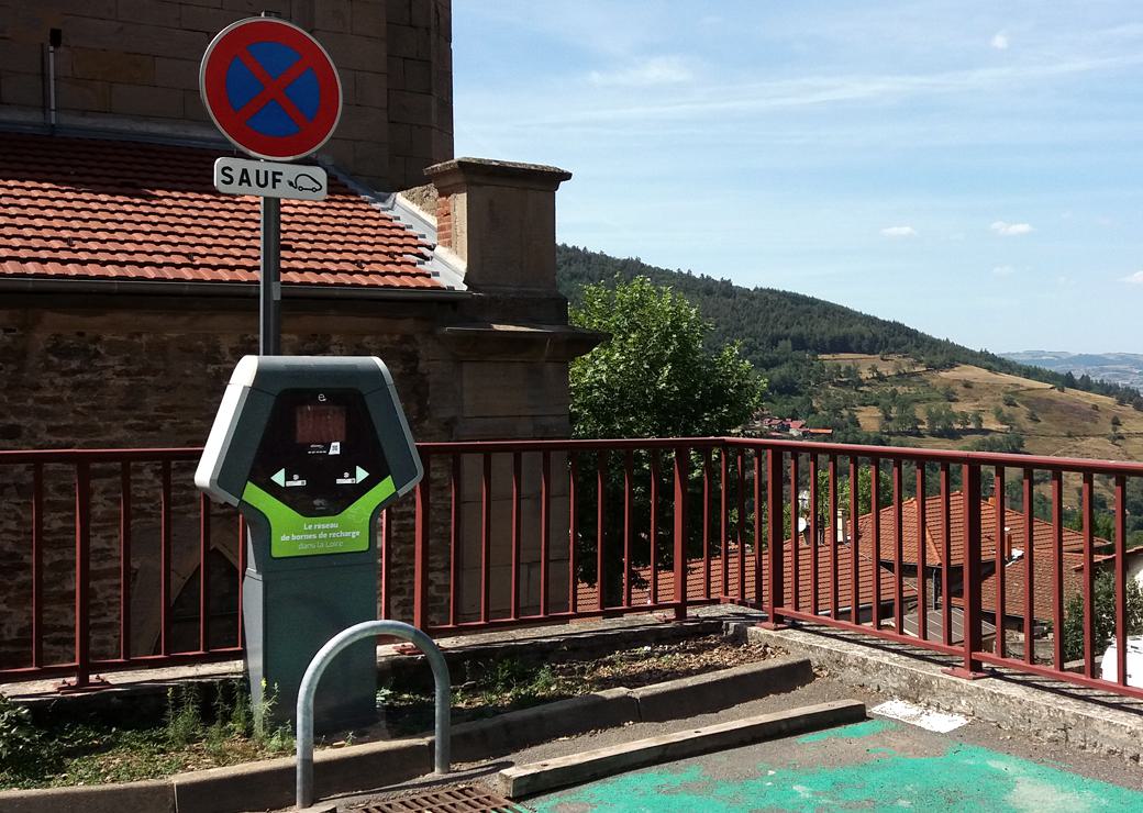 borne de recharge de voiture en milieu rural