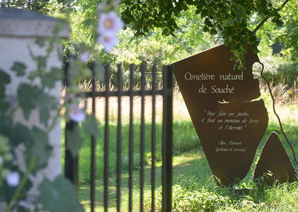 Entrée du cimetière naturel de Souché