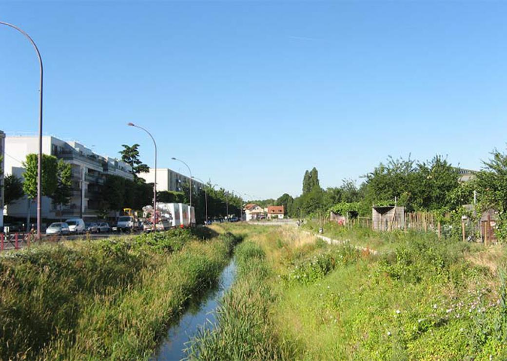 Dans Le Val De Marne La Bièvre Longtemps Enterrée Est