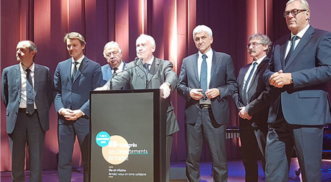 Création de l'association Territoires unis lors du Congrès