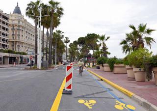 Piste cyclable temporaire à Cannes